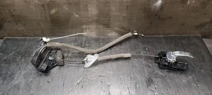 Nissan Qashqai (2010 - 2013) PBT30 Замок задней двери — фото 1