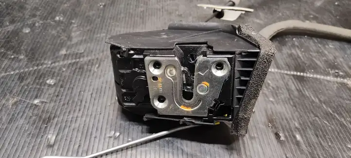 Nissan Qashqai (2010 - 2013) PBT30 Замок задней двери — фото 4