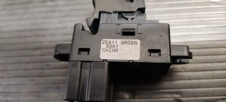 Nissan Qashqai (2010 - 2013) 25411BR00A Кнопка стеклоподъемников — фото 2