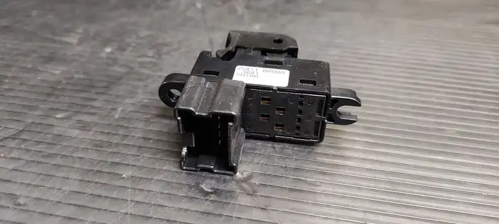 Nissan Qashqai (2010 - 2013) 25411BR00A Кнопка стеклоподъемников — фото 3