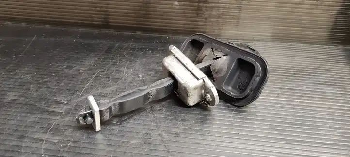 Nissan Qashqai (2010 - 2013) 80440JD00A Ограничитель задней двери — фото 2