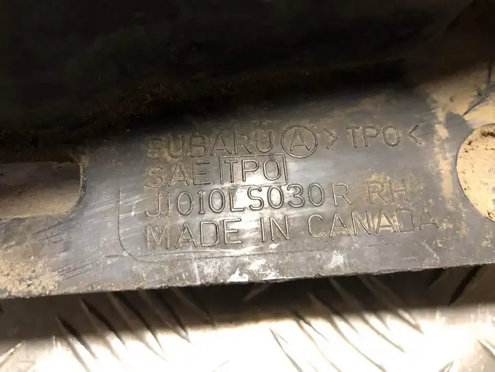 Subaru Legacy (1999 - 2003) J1010LS030R Задний брызговик — фото 2