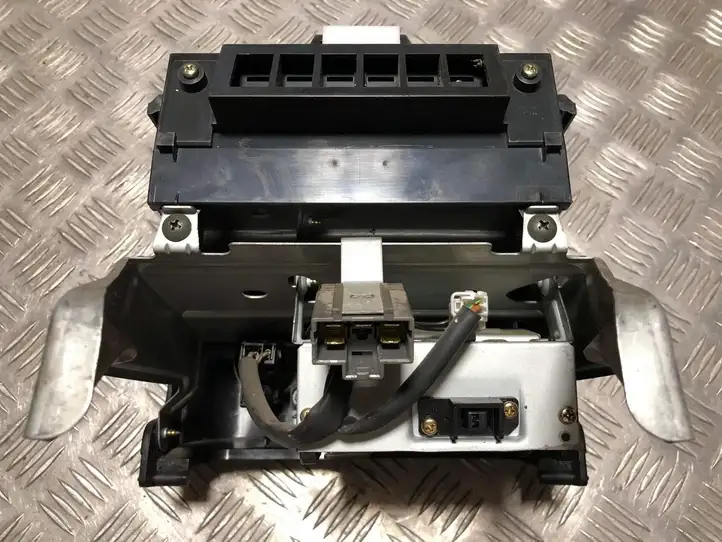 Nissan X-Trail T30 (2001 - 2007) 68108EQ400 Передняя пепельница — фото 9