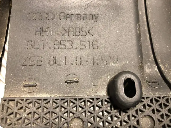 Audi A3/S3 8L (2000 - 2003) 8L1953512 Обшивка рулевой колонки — фото 2