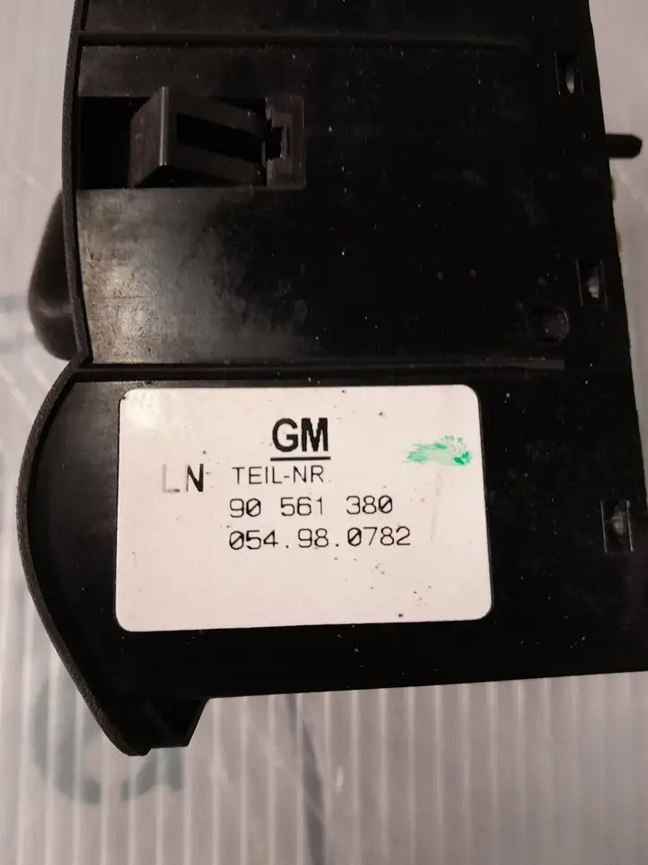 Opel Astra G (1998 - 2004) 90561380 Включатель фонарей — фото 2