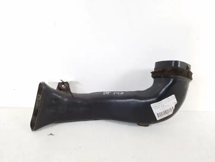 Toyota Avensis T250 (2006 - 2009) 17751-0R010 Детали воздухозаборника — фото 1
