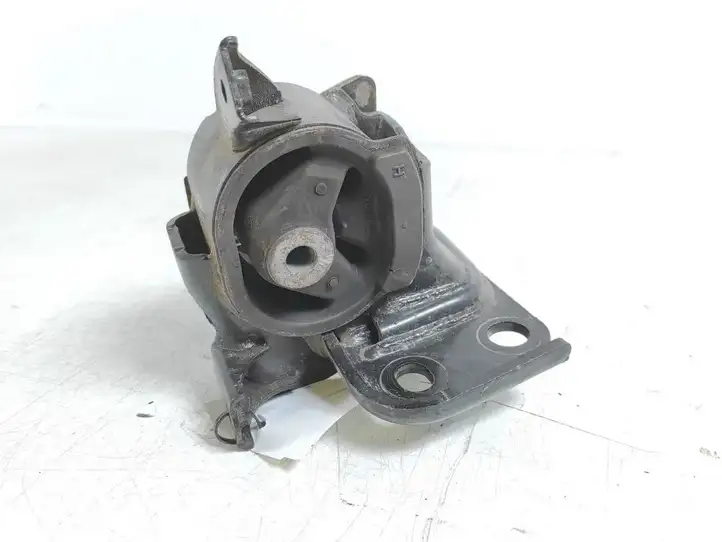 Toyota Auris 150 (2006 - 2012) 12372-0R020 Опора двигателя — фото 2