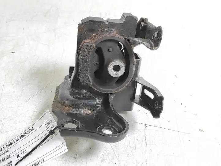 Toyota Auris 150 (2006 - 2012) 12372-0T130 Опора двигателя — фото 1