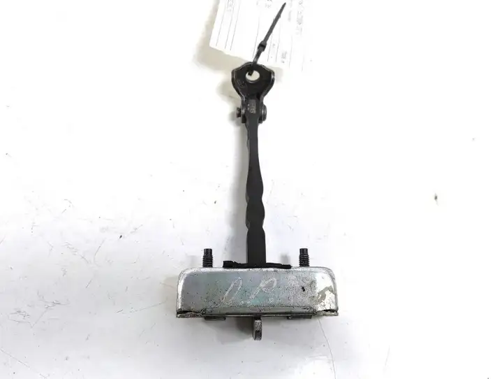 Toyota Auris 150 (2006 - 2012) 68610-02121 Ограничитель двери — фото 1