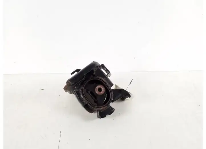 Toyota Auris 150 (2006 - 2012) 12372-22150 Опора двигателя — фото 1