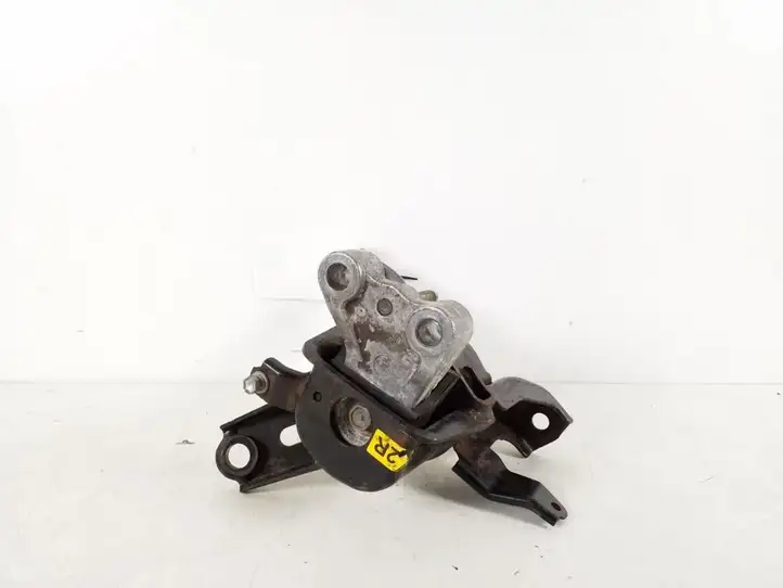 Toyota Auris 150 (2006 - 2012) 12305-0T070 Опора двигателя — фото 2
