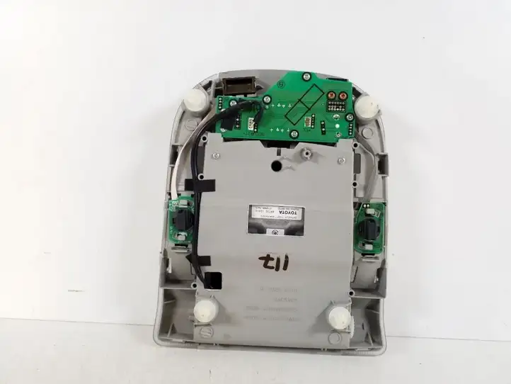 Toyota Auris 150 (2006 - 2012) 81260-12210 Передняя подсветка — фото 4