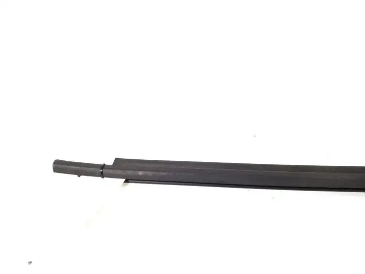 Toyota Auris 150 (2006 - 2012) 75710-02140 Накладка стекла передней двери — фото 2
