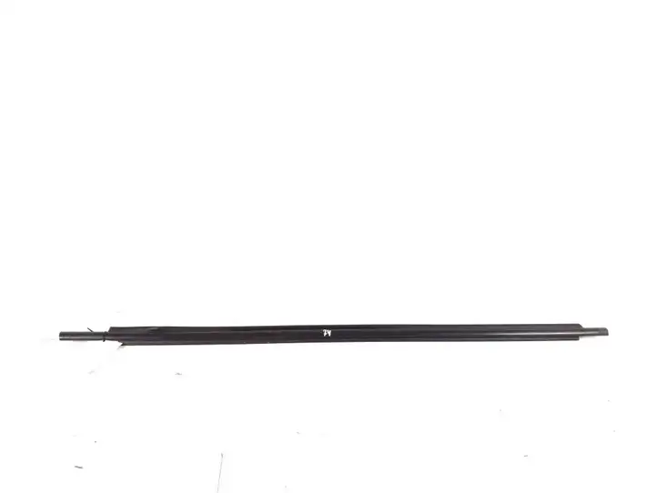 Toyota Auris 150 (2006 - 2012) 75710-12770 Накладка стекла передней двери — фото 1