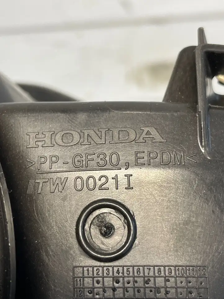Honda Civic IX (2011 - 2017) TW0021T Крышка топливного бака — фото 2