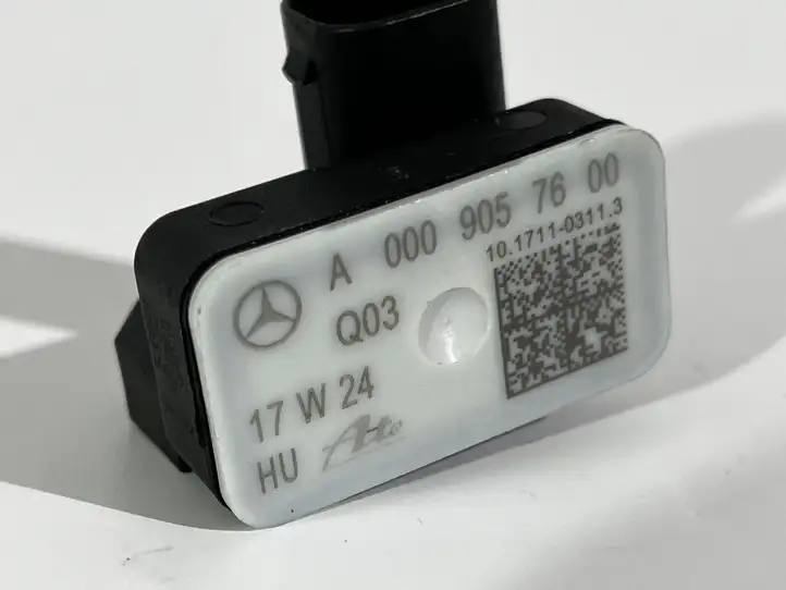 Mercedes-Benz C AMG W205 (2014 - ) A0009057600 Датчик удара SRS — фото 2
