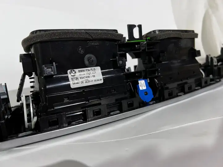 BMW 1 F20 F21 (2011 - 2019) 9396301 Центральный воздушный дефлектор — фото 6