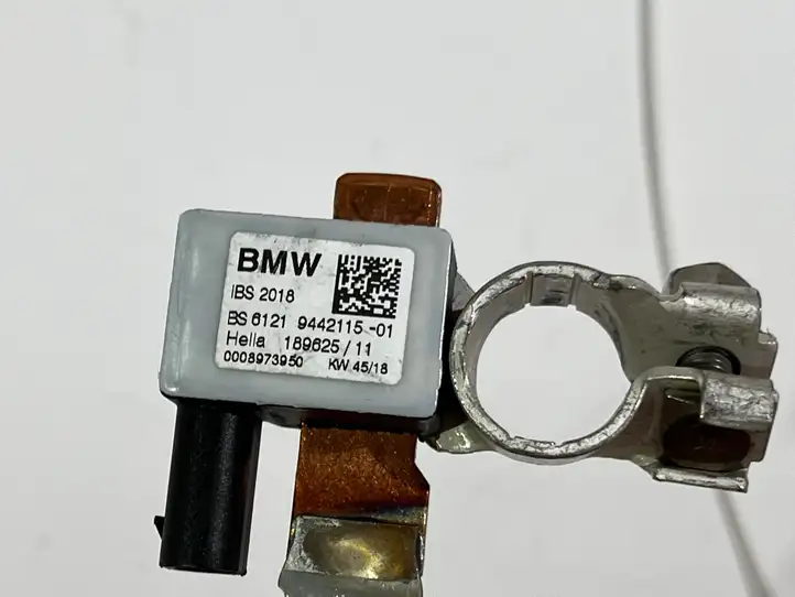 BMW X5 G05 (2018 - ) 9442115 Минусовой провод аккумулятора — фото 1