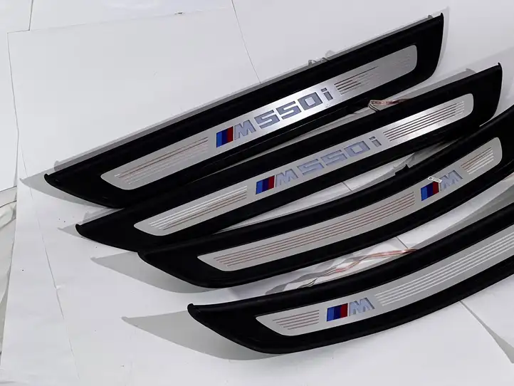 BMW 5 G30 G31 (2016 - ) 00000212 Внутренняя обшивка порога (комплект) — фото 4