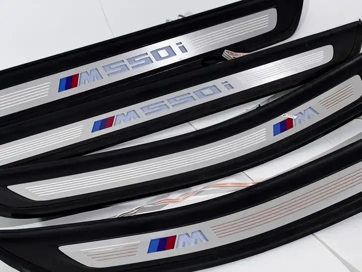 BMW 5 G30 G31 (2016 - ) 00000212 Внутренняя обшивка порога (комплект) — фото 5