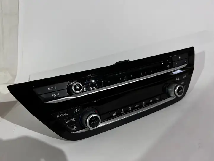 BMW 5 G30 G31 (2016 - ) 6834435 Отделка блока климат-контроля — фото 5