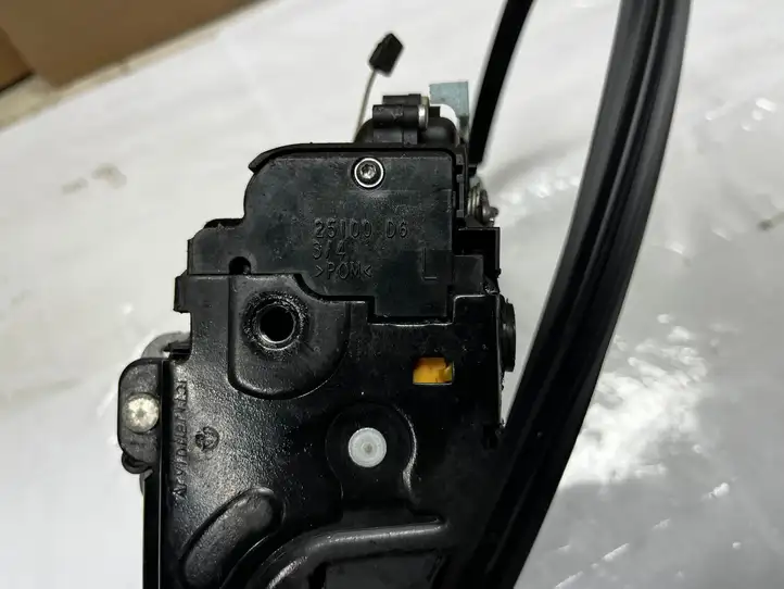 Volkswagen Touran II (2010 - 2016) 7L0839015H Замок задней двери — фото 4