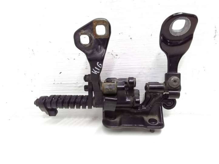 BMW 3 E90 E91 (2005 - 2012)  7119041 Петля (петли) задней крышки