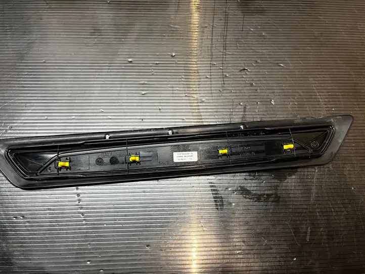 BMW 3 F30 F35 F31 (2012 - 2018) 51478051037 Внутренняя отделка переднего порога — фото 2