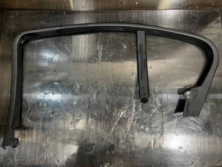 BMW 3 F30 F35 F31 (2012 - 2018) 7259710 Накладка стекла задней двери — фото 1