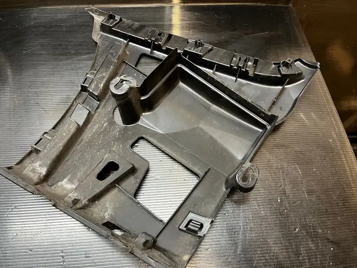 BMW 3 F30 F35 F31 (2012 - 2018) 15857711 Кронштейн угловой части бампера — фото 1