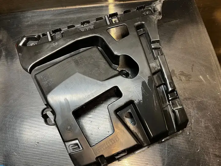 BMW 3 F30 F35 F31 (2012 - 2018) 15857711 Кронштейн угловой части бампера — фото 2