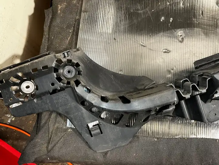 BMW 3 F30 F35 F31 (2012 - 2018) 7256922 Кронштейн заднего бампера — фото 2