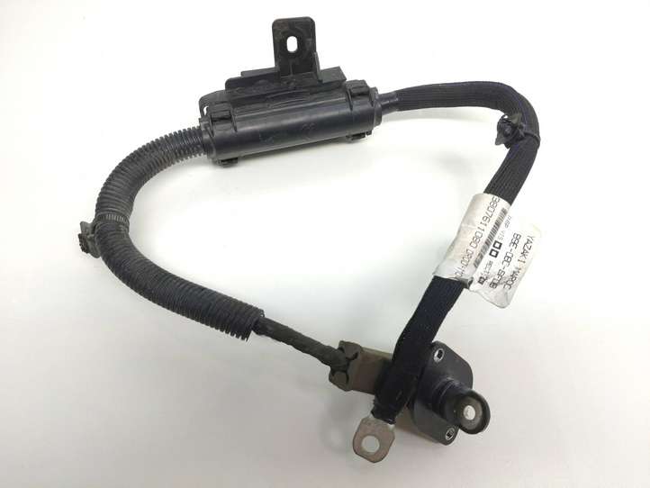 Peugeot Partner (2012 - 2015)  9807611080 Узел подключения плюсовых проводов
