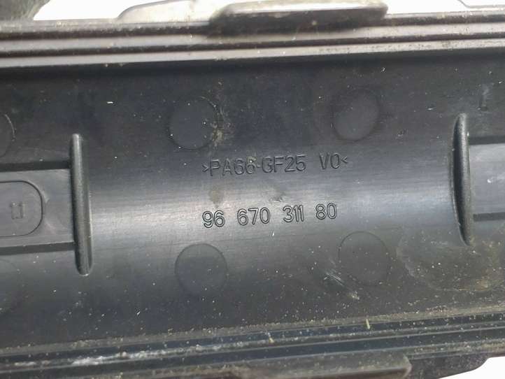 Peugeot Partner (2012 - 2015)  9807611080 Узел подключения плюсовых проводов