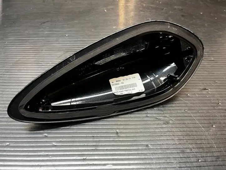 BMW 3 F30 F35 F31 (2012 - 2018) 9253662 Крышка GPS-антенны — фото 2