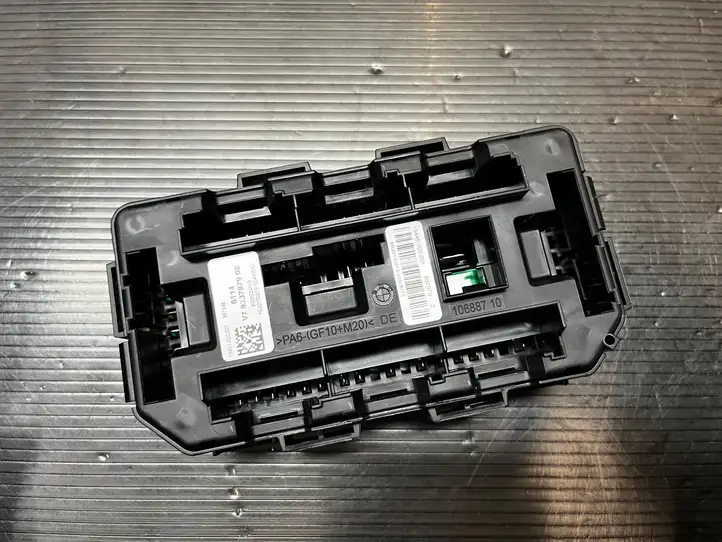 BMW 3 F30 F35 F31 (2012 - 2018) 9337879 Блок предохранителей — фото 2