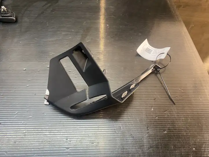 BMW 3 F30 F35 F31 (2012 - 2018) 51467256114 Накладка ремня безопасности — фото 2
