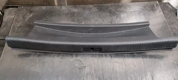 Volkswagen Golf VII (2013 - 2019) 5G6863459 Отделка порога багажника — фото 1