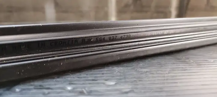 Volkswagen Golf VII (2013 - 2019) 5G4837479B Накладка стекла передней двери — фото 2