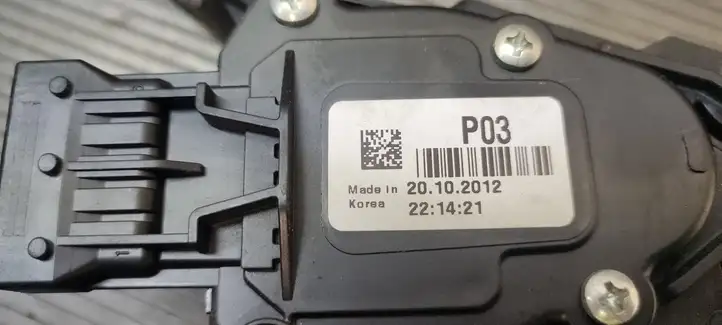 Hyundai i30 (2012 - 2015) 327003XXX Педаль акселератора — фото 2