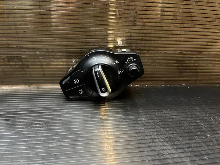 Audi A5 8T 8F (2011 - 2016) 8K0941531 Включатель фонарей — фото 1