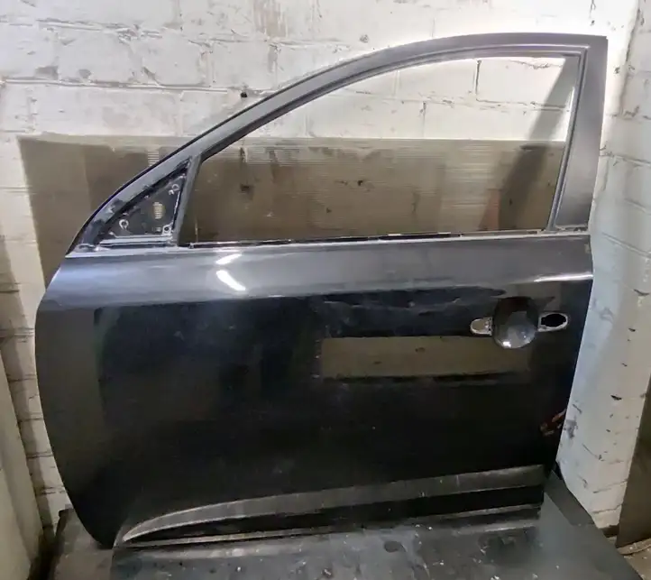 Kia Ceed (2010 - 2012) Дверь — фото 1