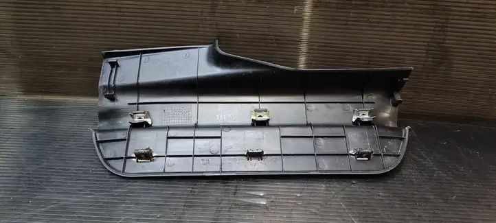 Kia Ceed (2010 - 2012) 858771H000 Внутренняя отделка заднего порога — фото 3