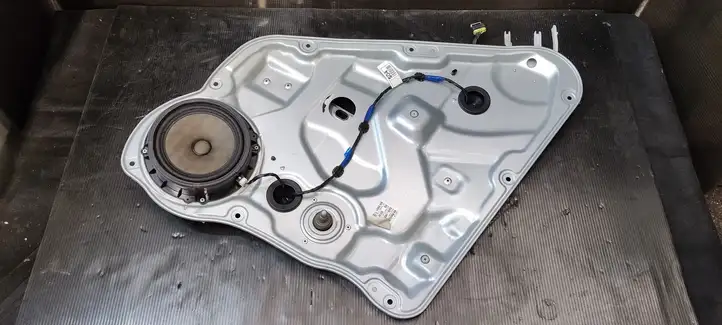 Kia Ceed (2010 - 2012) 834801H030 Механический стеклоподъемник задней двери — фото 1