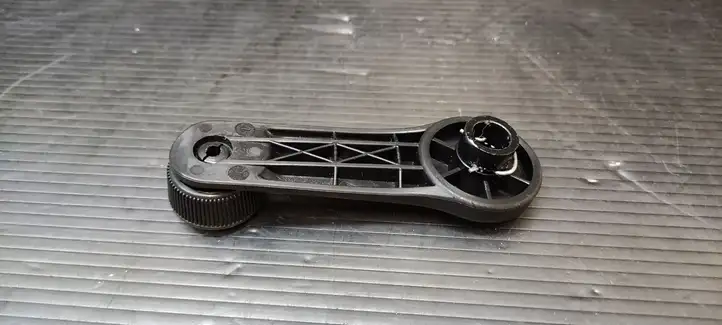 Kia Ceed (2010 - 2012) 8263022001 Ручка стеклоподъемника — фото 3