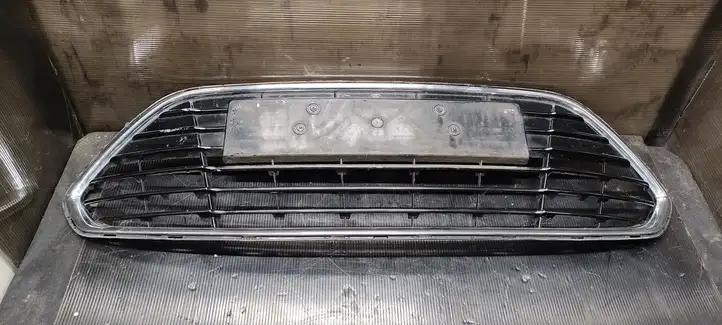 Ford Mondeo MK IV (2007 - 2014) BS7117B968B Передняя решетка — фото 1