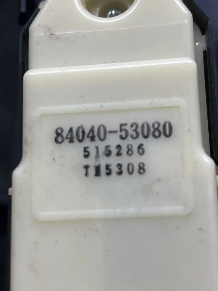 Lexus IS 220D-250-350 (2005 - 2010) 8404053080 Блок кнопок стеклоподъемников — фото 2