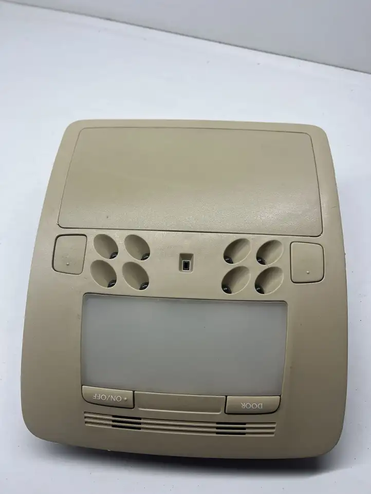 Lexus IS 220D-250-350 (2005 - 2010) 1D1530176 Передняя подсветка — фото 1