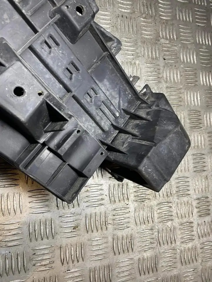 Opel Vectra C (2002 - 2005) 24413805 Площадка аккумулятора — фото 9