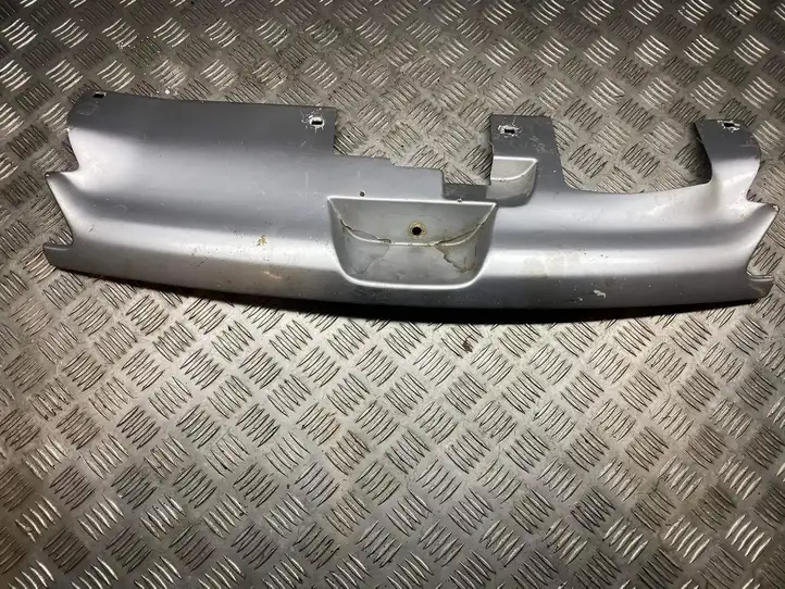 Peugeot 206 (1998 - 2012) 9623627477 Верхняя решетка радиатора — фото 1